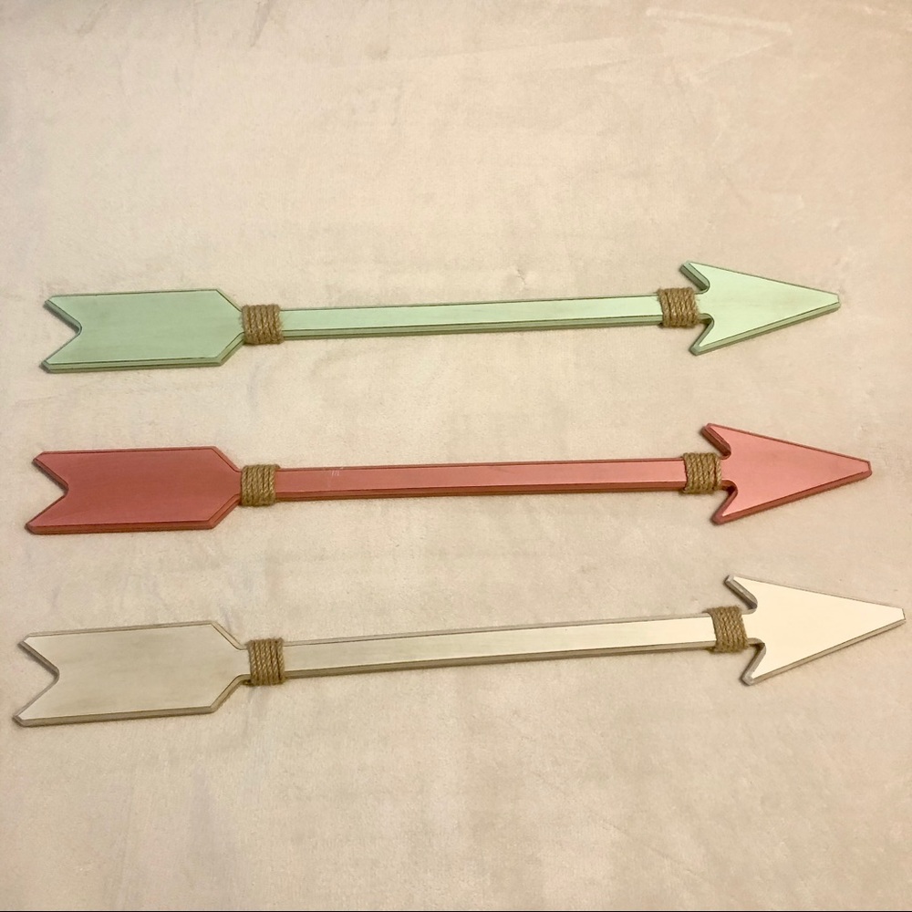 Wall decor arrows